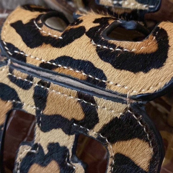 SAM EDELMAN Regis Leopard-Print Calf Hair Wedge Sandals Size 8M - Picture 12 of 13